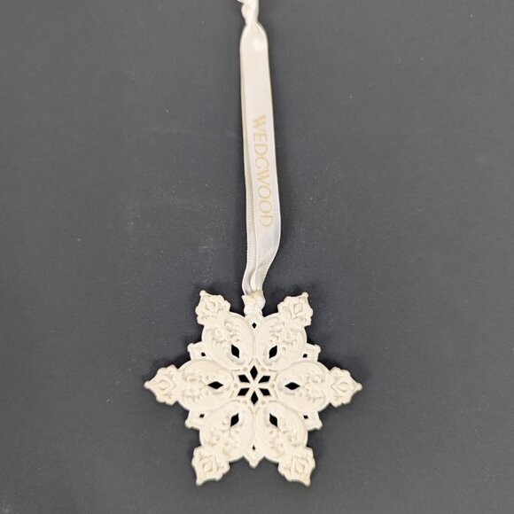 Wedgwood White Jasper Snowflake Holiday Christmas Ornament - Picture 1 of 5
